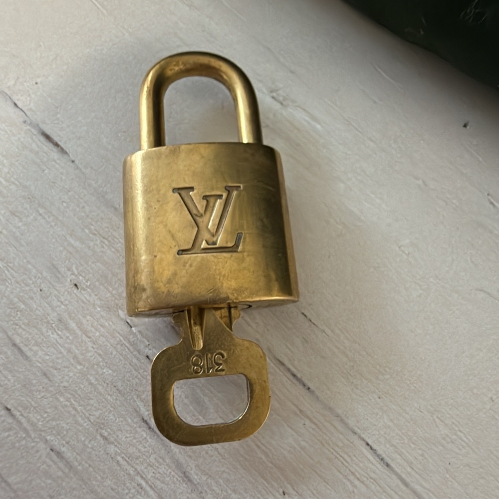 Louis Vuitton Lock and key number 318 vintage